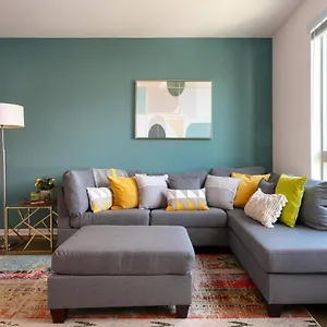 https://next-to-john-wayne-luxury-apartment.topanaheimhotels.com